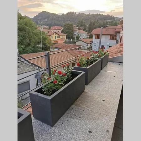 01 Attic Mansarda Secondo Piano No Ascensore No *