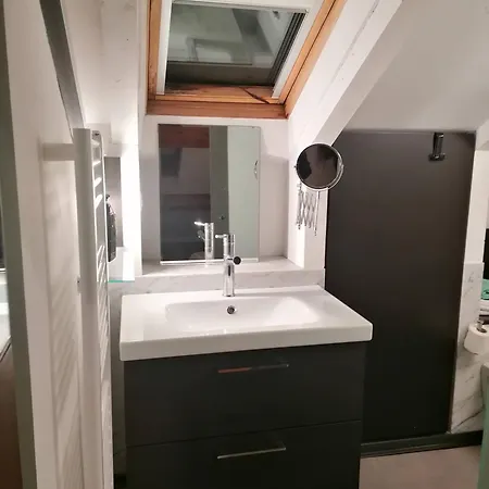 01 Attic Mansarda Secondo Piano No Ascensore No * Arona