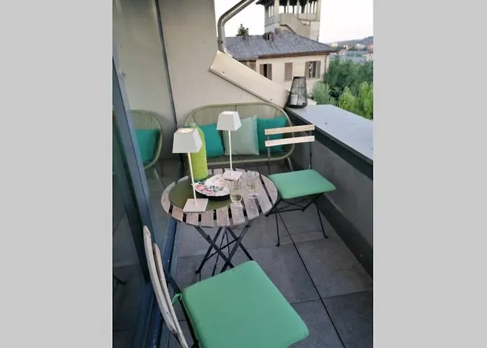 Апартаменты 01 Attic Mansarda Secondo Piano No Ascensore No